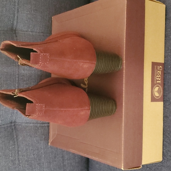 Booties - Picture 4 of 6